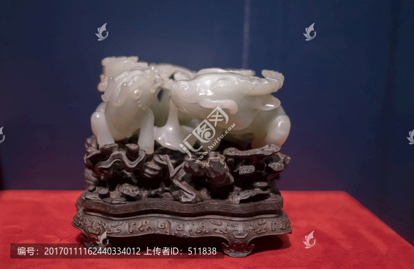 青玉麒麟獻(xiàn)瑞臥牛-匯圖網(wǎng) fosd68.com 青玉麒麟獻(xiàn)瑞臥牛