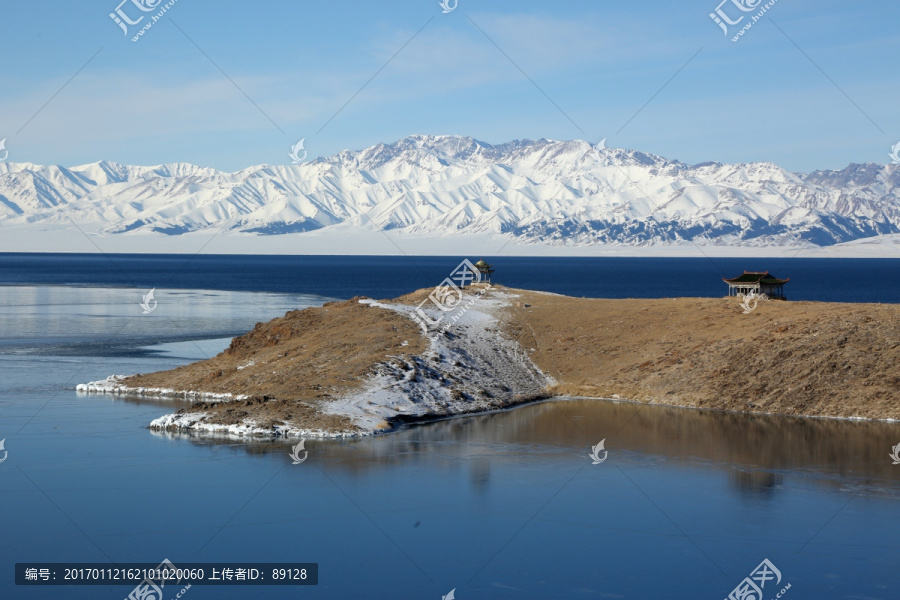 赛里木湖湖心岛