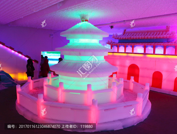 盤龍翠谷魔幻冰雕館