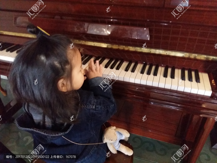 钢琴,弹琴