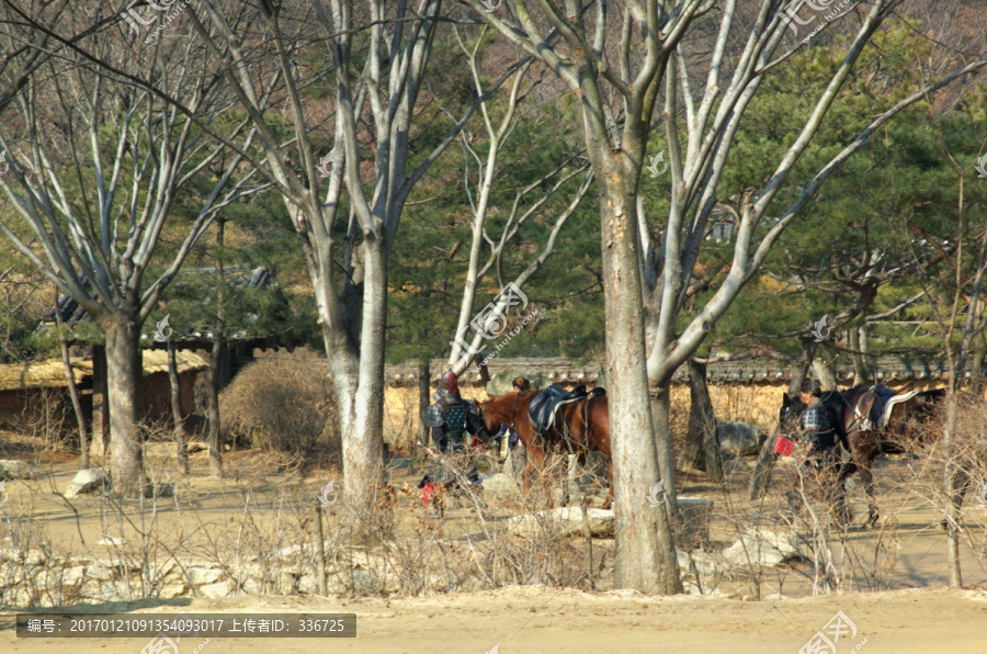 韩国民俗村拍古装戏,武将,战马