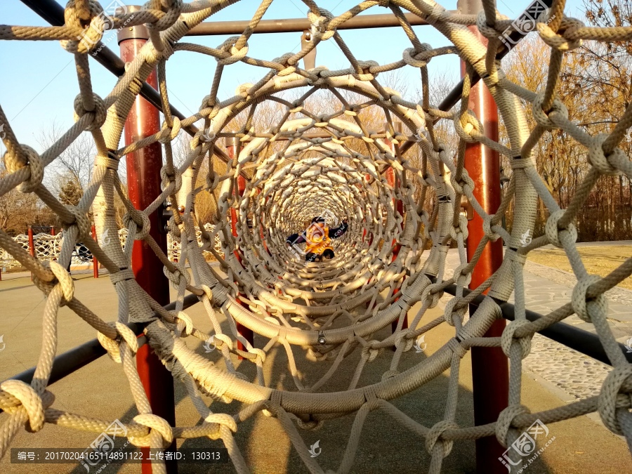 儿童游乐设施绳子隧道