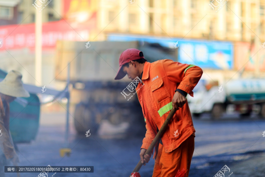 筑养路工人