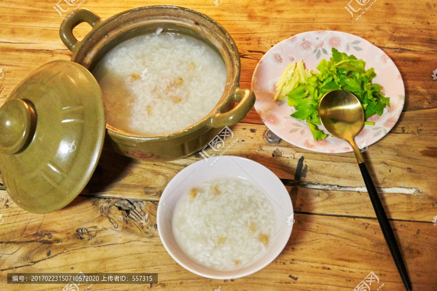 广东美食早茶粤式虾米砂锅粥