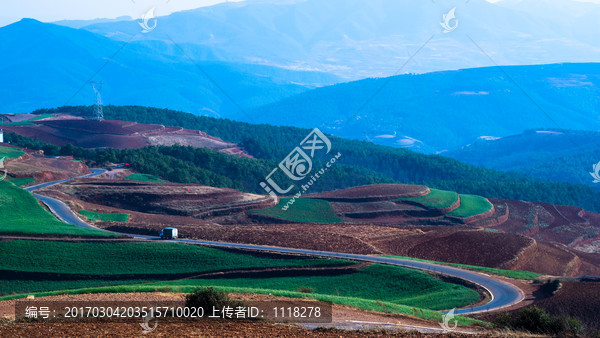 东川红土地