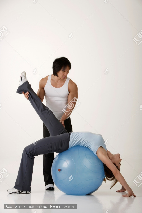 男人和女人锻炼