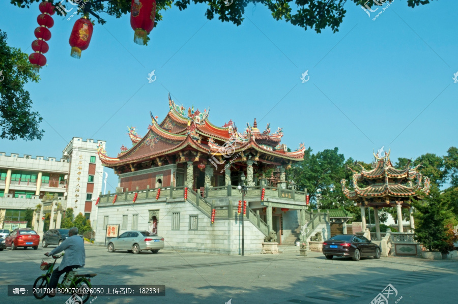 中式寺庙建筑