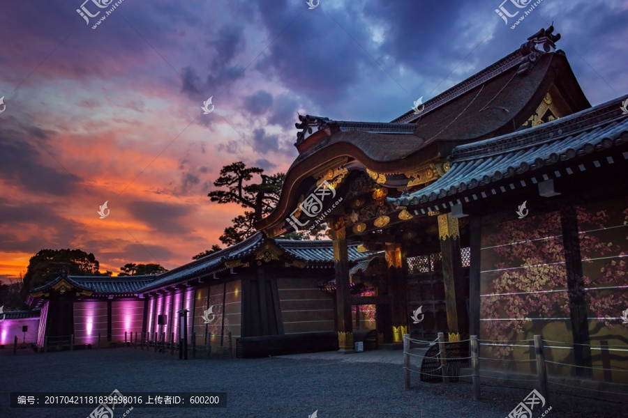 京都二条城晚霞夕阳夜色