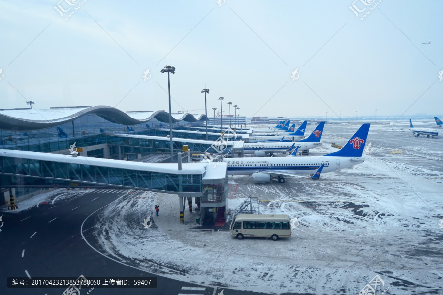 乌鲁木齐机场,降雪后的机场