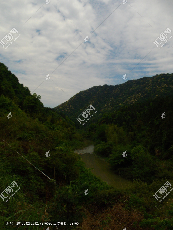 高山河流