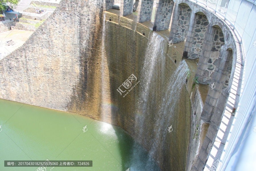 水坝