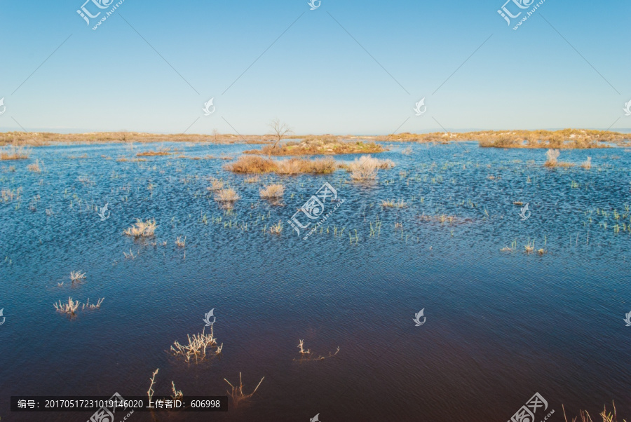 新疆乌伦古湖
