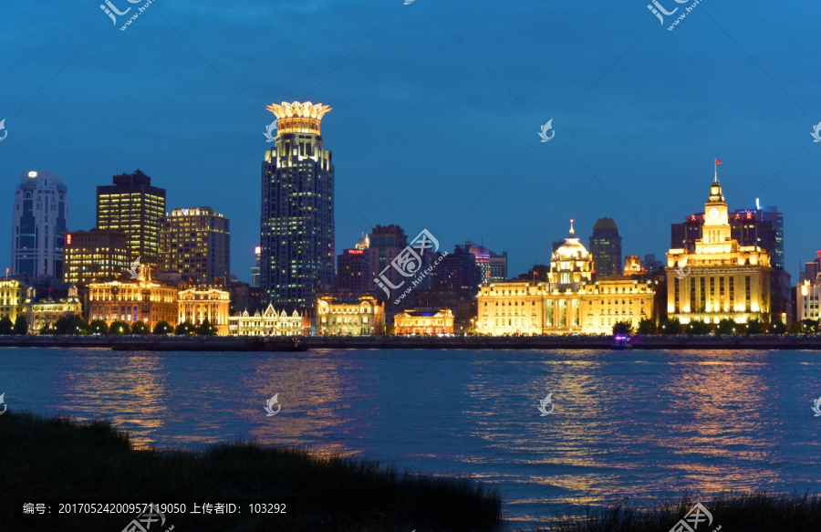 上海外滩万国建筑群夜景
