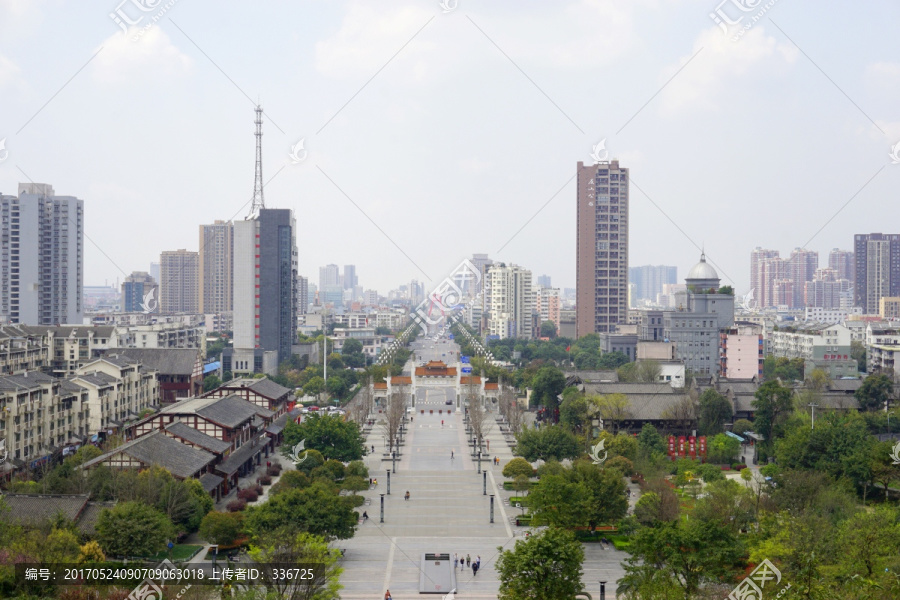 从德阳东湖山俯拍德阳市区