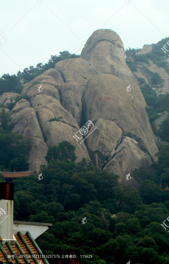 老爷爷的造型石头山