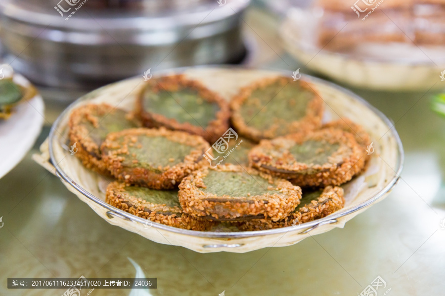 芝麻绿茶饼