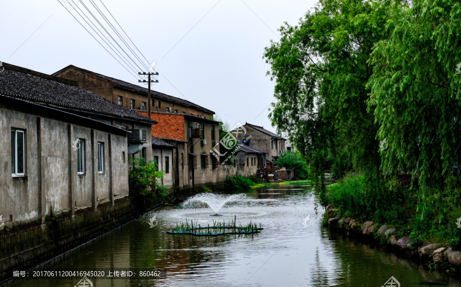 小河流水,水乡建筑,破败农房