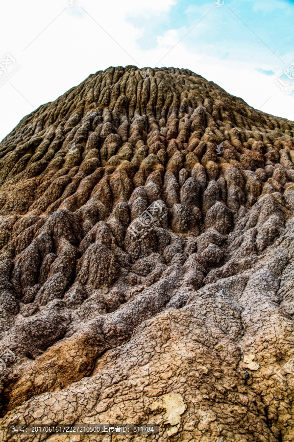 泥火山堆积物