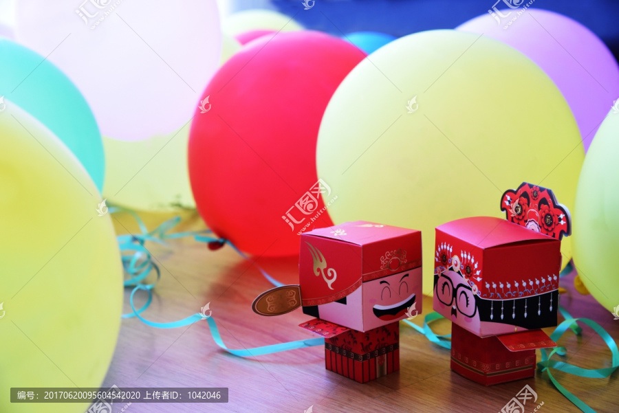 可爱中式婚礼气球背景