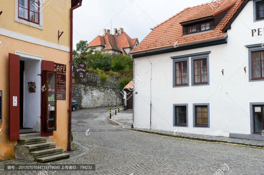 捷克克鲁娒洛夫老城（Krumlov）中心广场附近