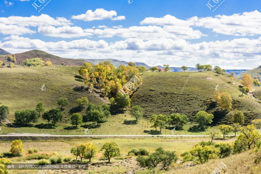 蛤蟆坝附近山丘秋景