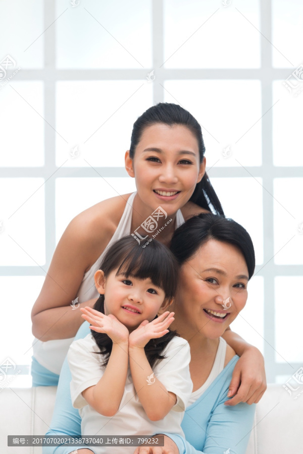 快乐的三代女性