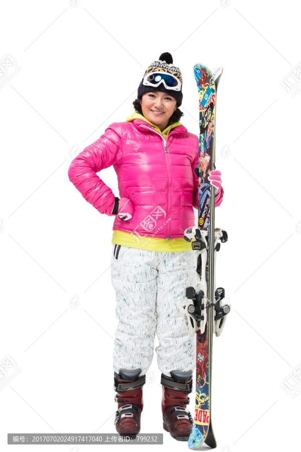 快乐的中老年人冬季滑雪