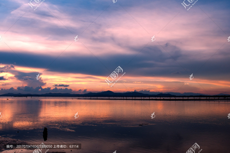 海边彩霞,彩霞满天,天空之城