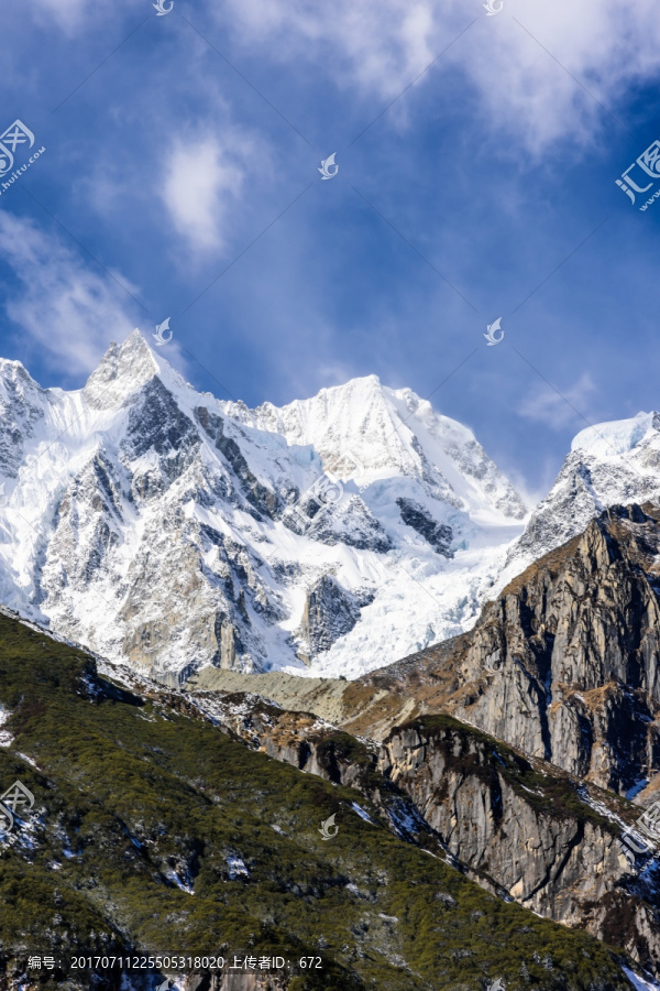 贡嘎雪山美景