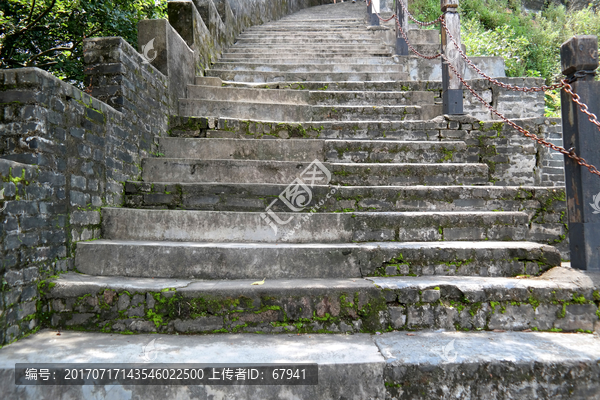 崖门古炮台楼梯景观一角