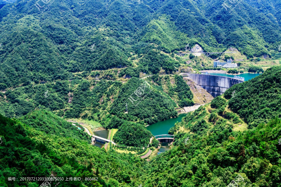 水利工程,青山绿树,山谷