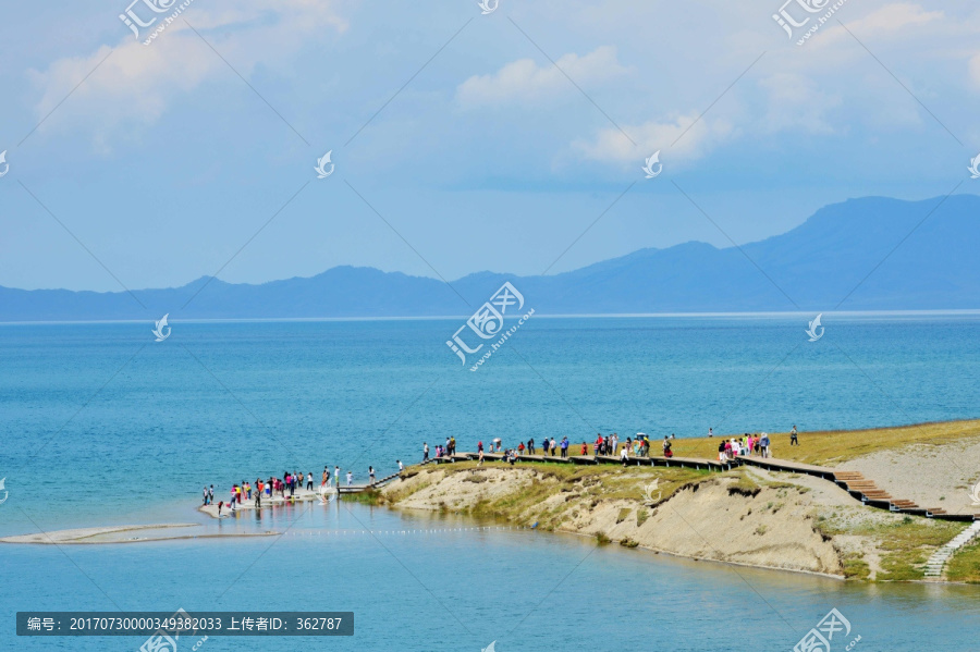 赛里木湖夏季风光