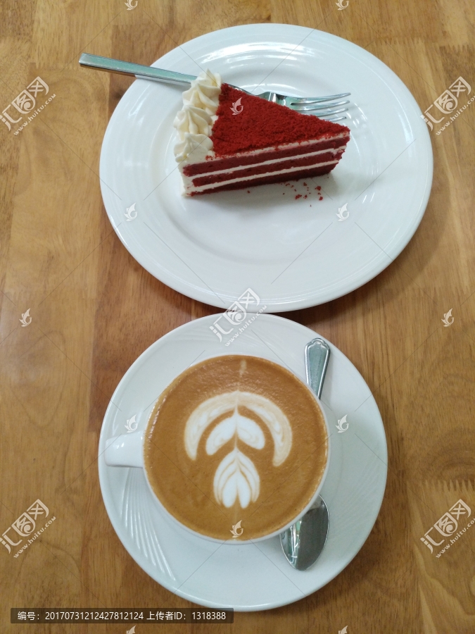 咖啡,红丝绒蛋糕
