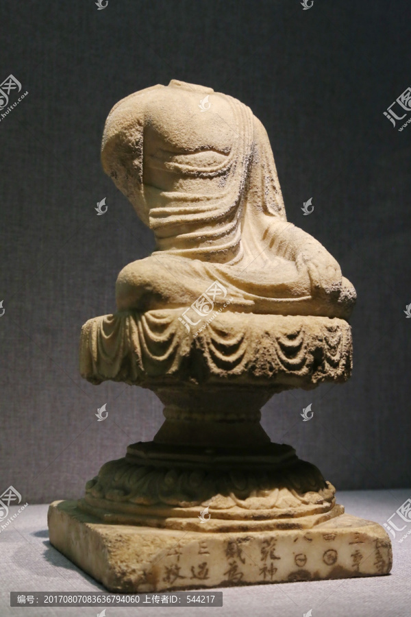 唐代地藏菩萨坐像石雕