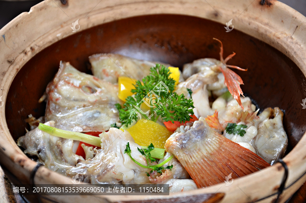 沙锅生焗红立鱼