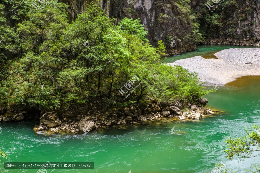 巴拉格宗河流