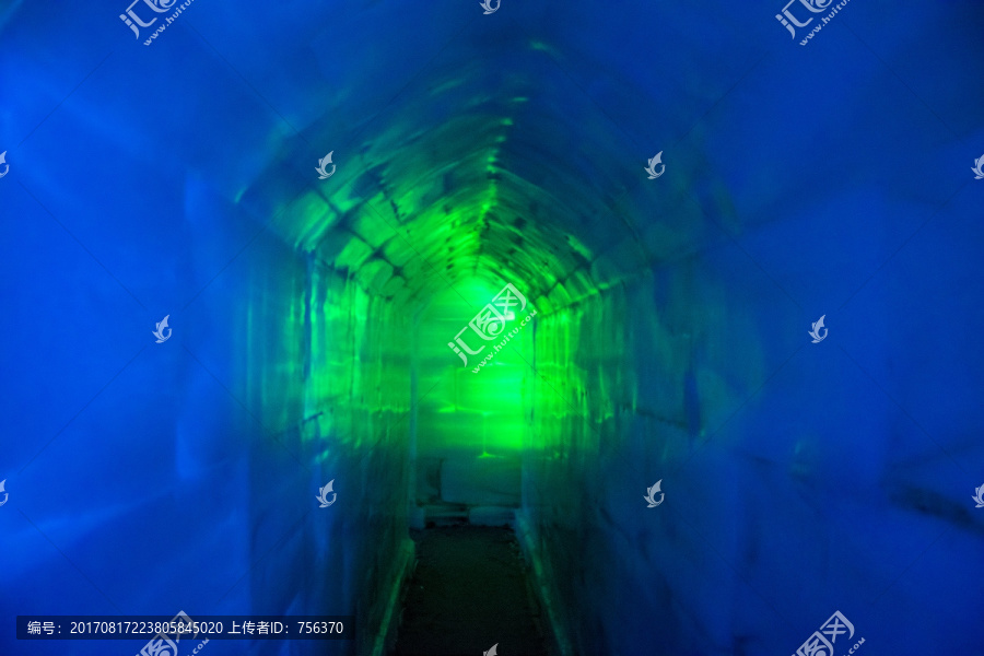 冰雪隧道