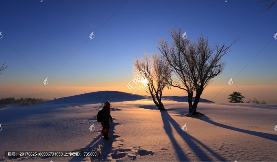 雪原夕阳