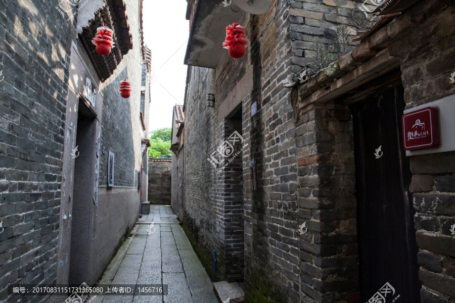 灯笼铺石路