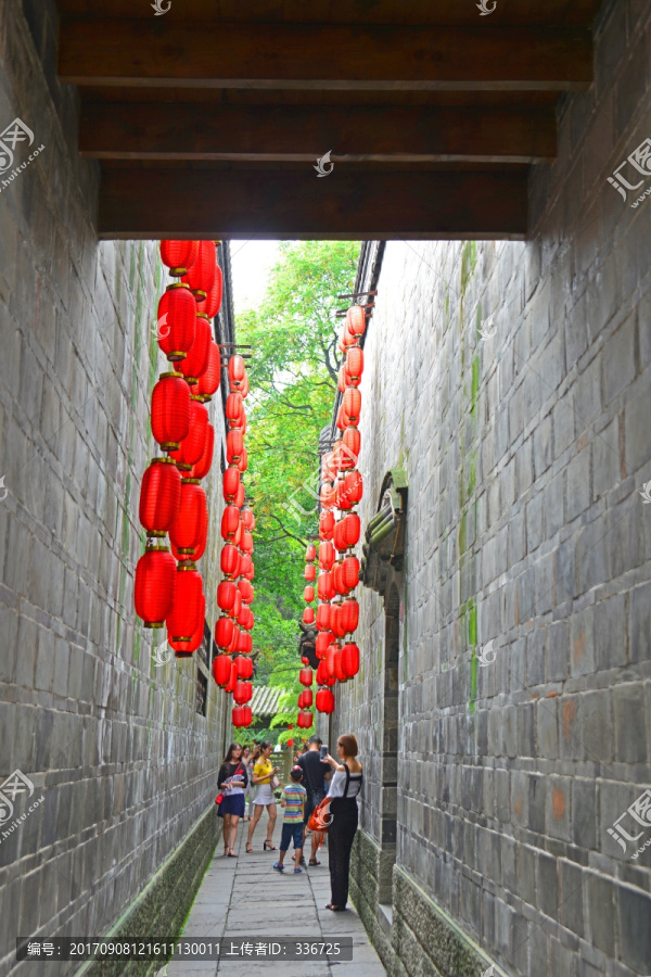 成都锦里古街,小巷夹道