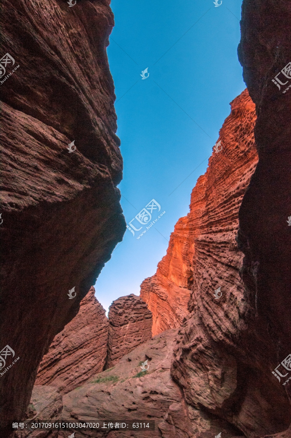 新疆风光,沙漠,天山神秘大峡谷