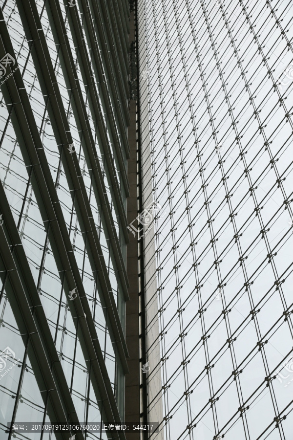 新保利大厦超高对角玻璃幕墙