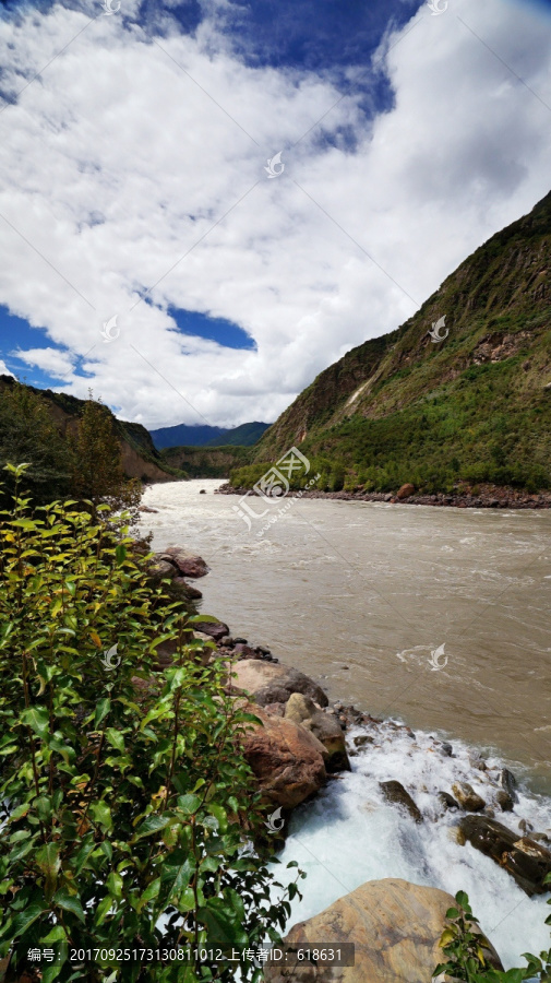 林芝雅鲁藏布大峡谷南迦巴瓦峰