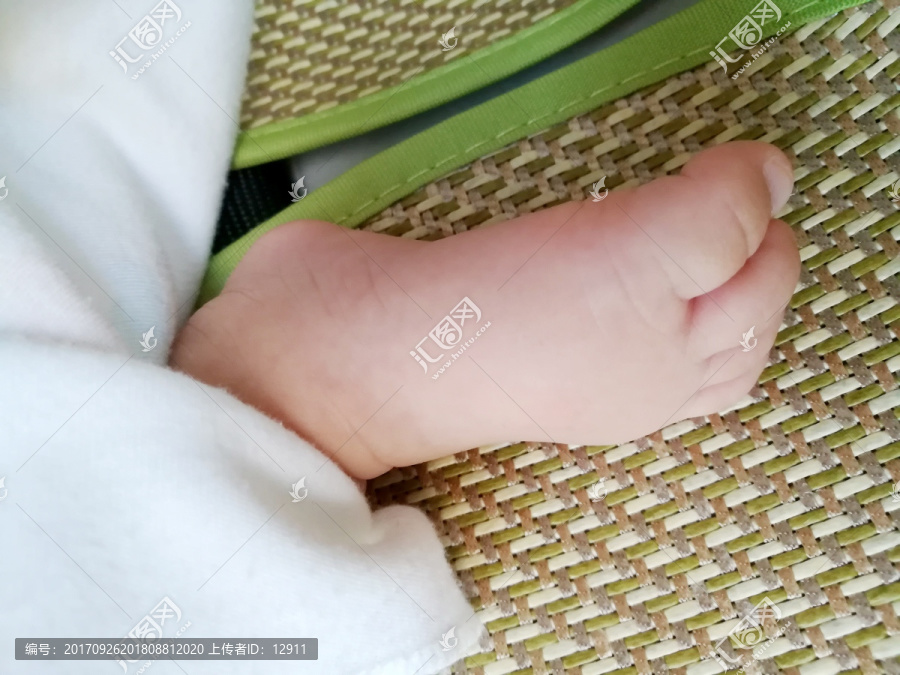 婴儿小脚