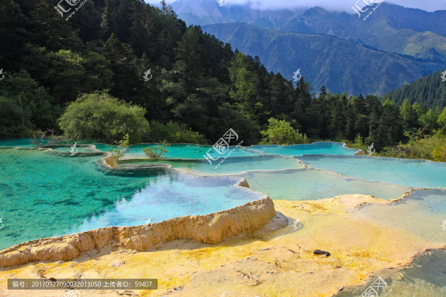 黄龙风景区,地表钙华景观