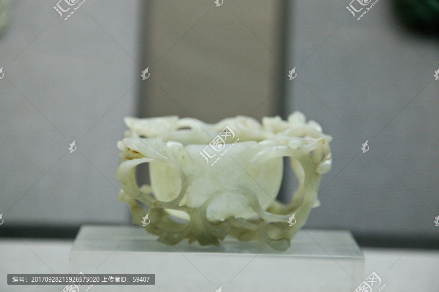 青玉镂雕花叶杯,玉器玉饰
