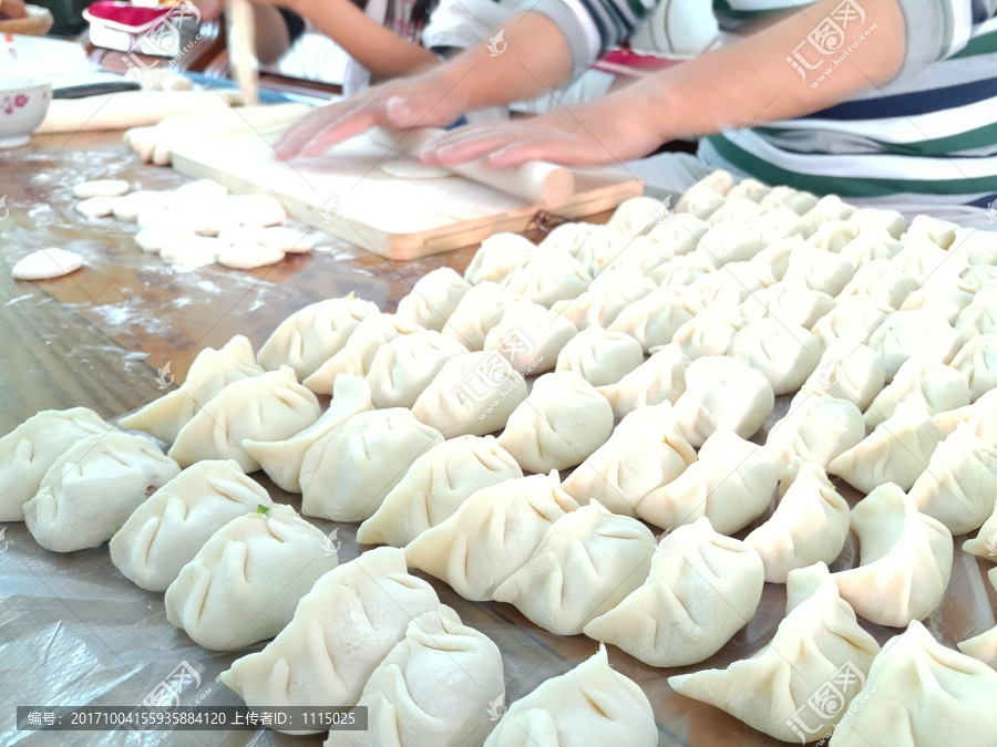 包饺子