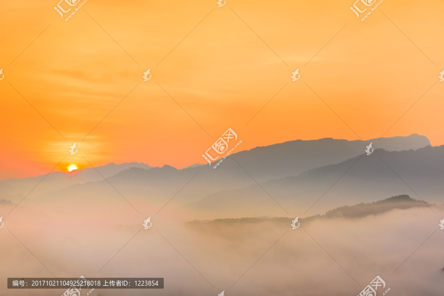 复兴村茶山日出