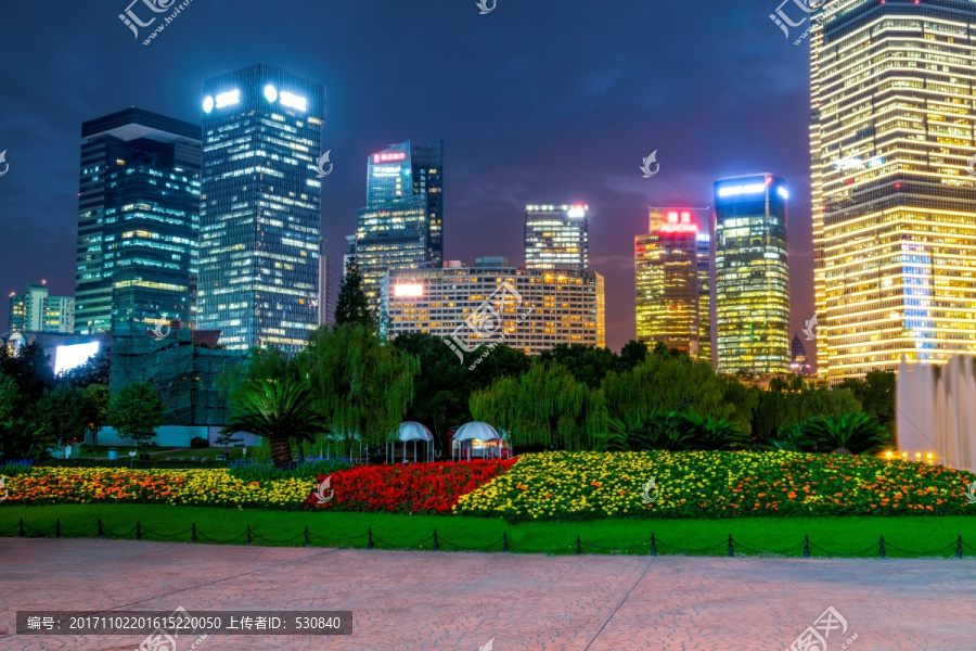 上海金融区广场夜景