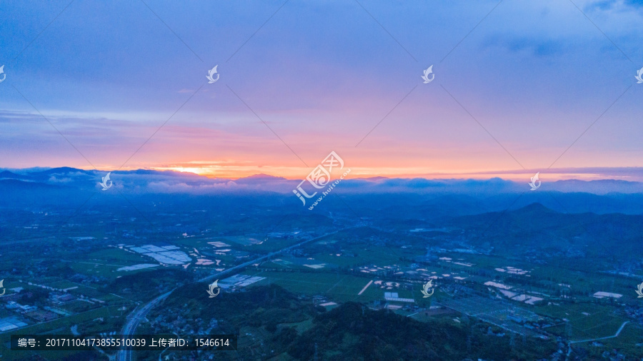 夕阳下的城市